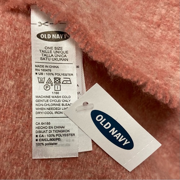 NWT Old Navy Oversized Scarf. Peach Rose. 76 in x 30 in - Picture 4 of 11